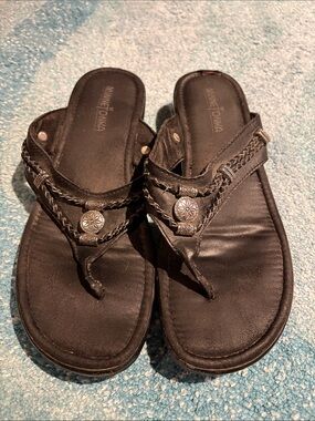 Minnetonka Sandals, Sz 8